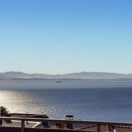 Stunning In With House Sea View Holiday home