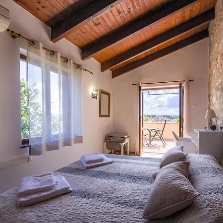 Stunning In With House Sea View *